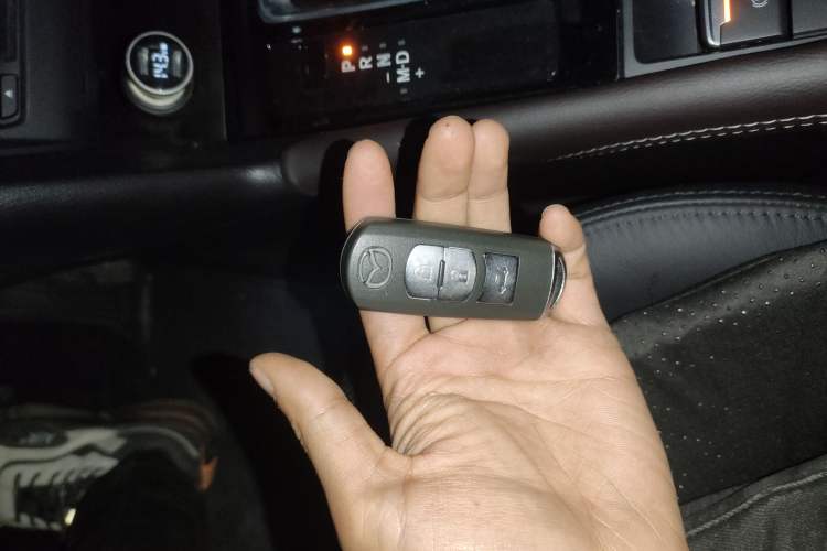 Used Mazda 3 Axela 2017 Sedan 2.0L Automatic Flagship Model China V Standard
