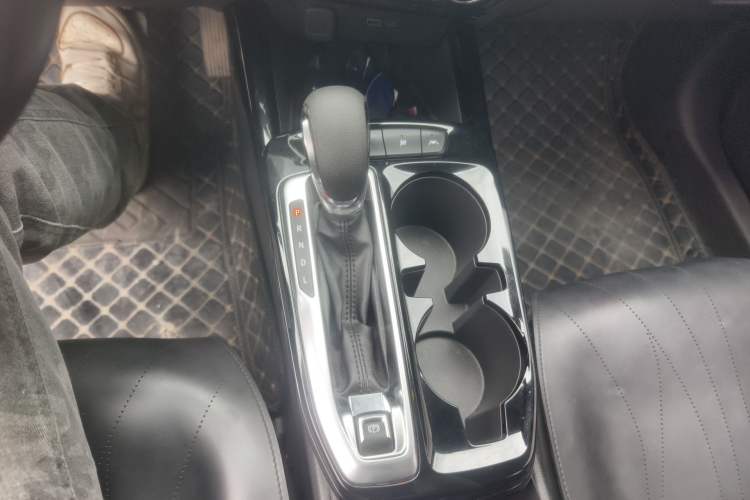 Used Chevrolet Seeker 2022 1.5T CVT Trendy Smart Edition Gear Lever