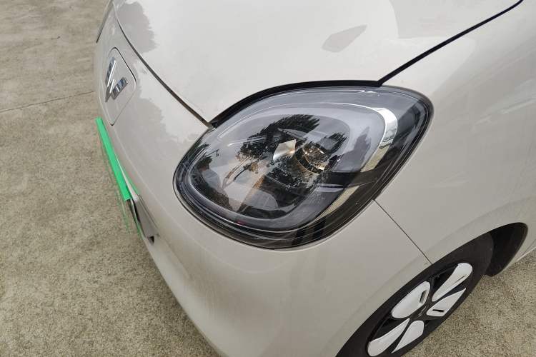 Used Wuling Hongguang MINIEV 2025 Four-Door Version Advanced Edition Left Front Headlight