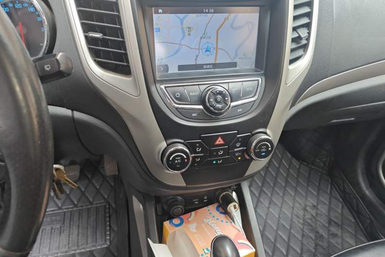Used CHANGAN CS35 2014 1.6L Automatic Luxury Navigation Model China IV Standard
