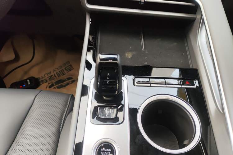 Used Geely Auto Emgrand X7 Sport 2026 Model 1.5TD Aspirational Gear Lever