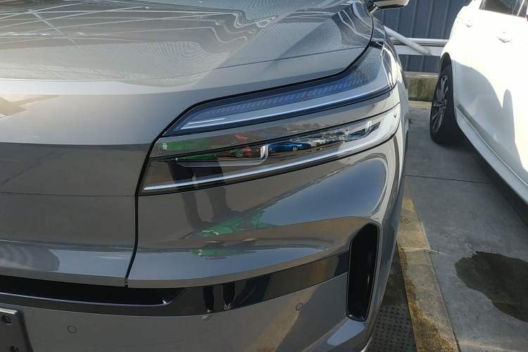 Used ONVO Luxeed L90 2025 Model—Ultra Six-Seater Version