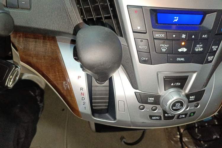 Used Honda Odyssey 2014 2.4L Luxury Edition Gear Lever