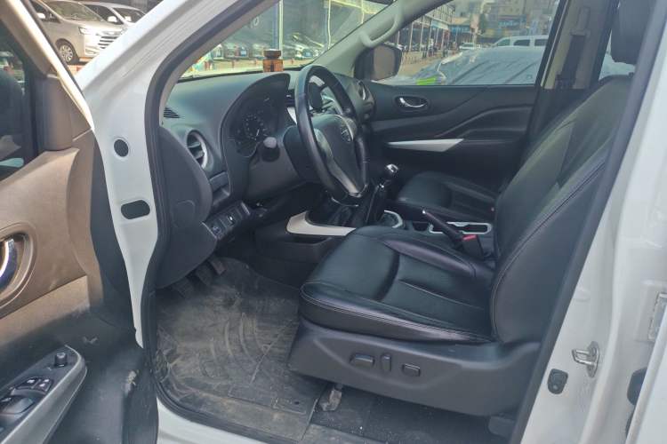 Used Nissan Navara 2017 2.5L Manual 4x4 Luxury Edition QR25