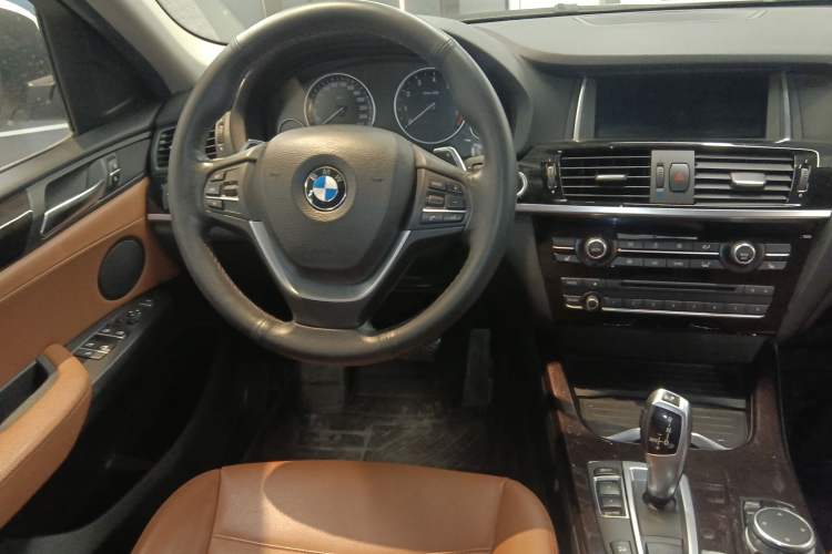 Used BMW X4 2014 xDrive20i X Design Package Steering Wheel