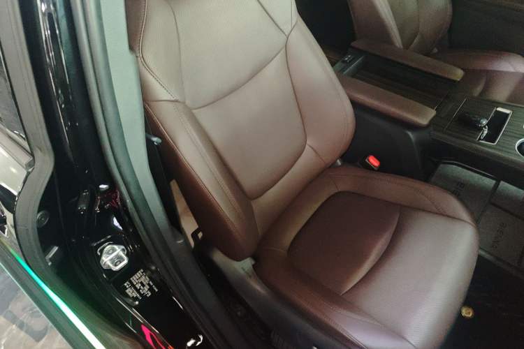 Used Toyota SIENNA 2023 2.5L Hybrid Platinum Edition
