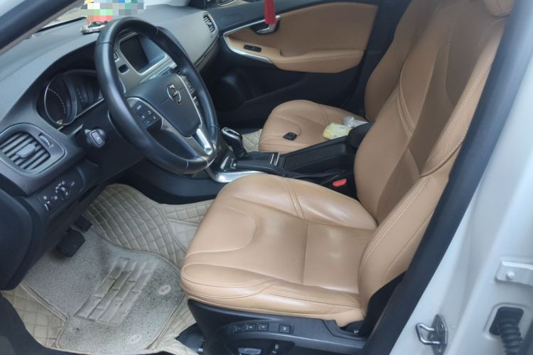 Used Volvo V40 2018 T3 Zhiyi Edition