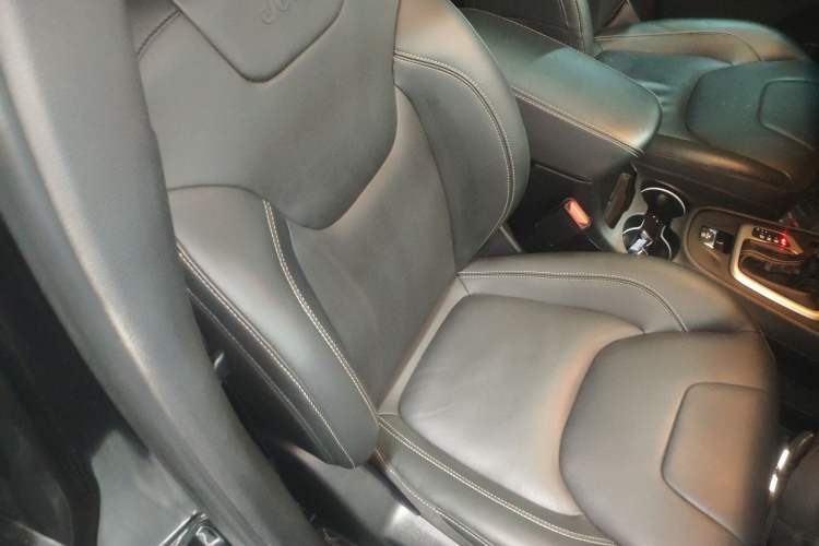 Used Jeep Cherokee 2017 2.0L Superior Edition