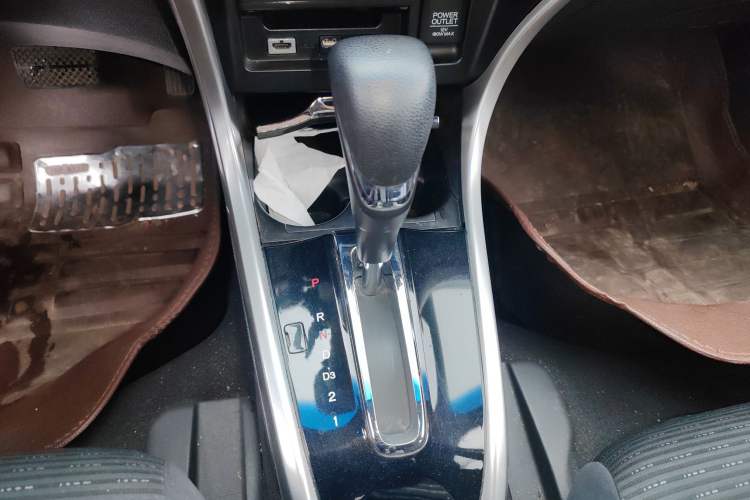 Used Honda Crider 2013 1.8L automatic luxury edition
