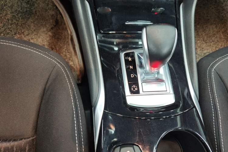 Used Infiniti QX30 2017 1.6T Two-Wheel-Drive Sport Edition