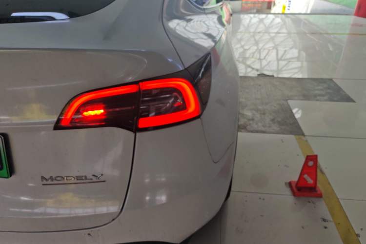 Used Tesla Model Y 2022 Rear-Wheel-Drive Version