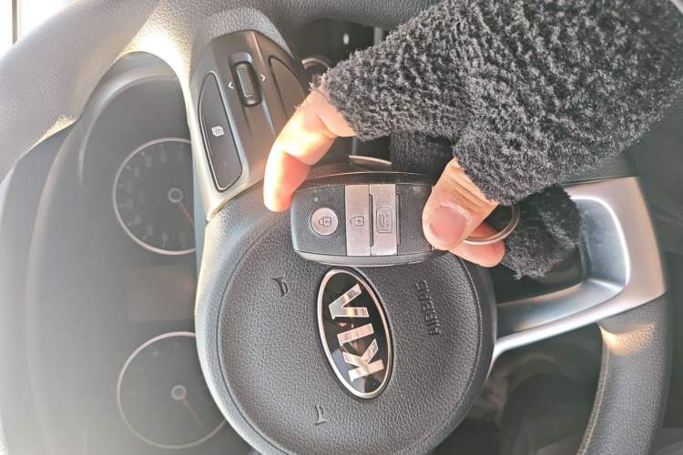 Used Kia KX Cross 2017 1.4L AT GLS
