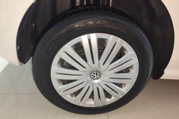 Used Volkswagen Polo 2016 1.6L Automatic Comfort Model Exterior 5