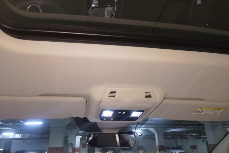 Used Volkswagen Viloran 2024 330TSI Luxury Edition Headliner