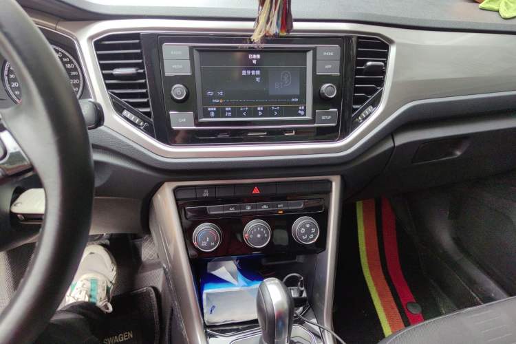 Used Volkswagen T-ROC 2019 230TSI DSG Two-Wheel-Drive Advanced Version China VI Standard Audio And AC Panel