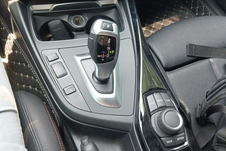 Used BMW 2 Series 2019 225i Convertible Coupe Sports Design Package
