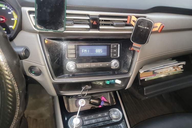 Used Roewe Ei5 2018 Government Procurement Version Audio And AC Panel