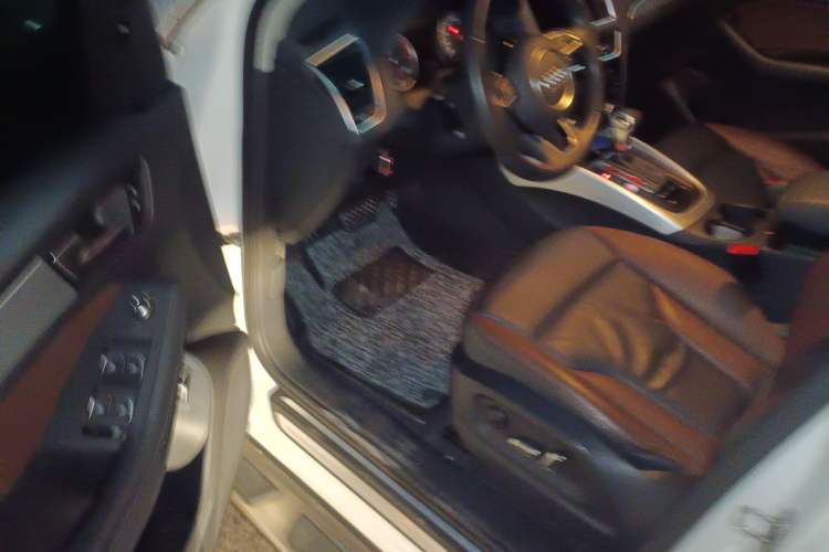 Used Audi Q5 2018 Collector's Edition 40 TFSI Technology Model
