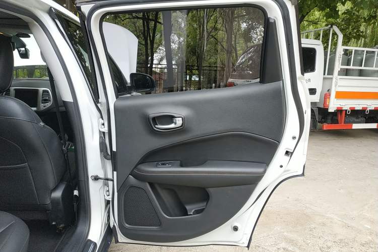 Used Jeep Compass 2017 200T Automatic Family Edition