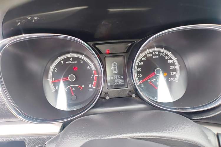 Used Venucia T70 2015 2.0L CVT Smart Choice Edition
