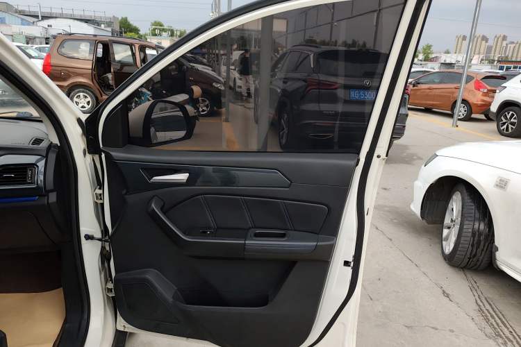 Used BAIC Weiwang M60 2017 1.5L Manual Silver Edition