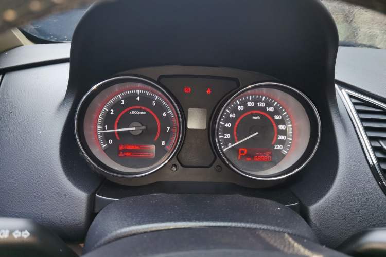 Used Bestune B50 2013 1.6L automatic luxury version Instrument Cluster