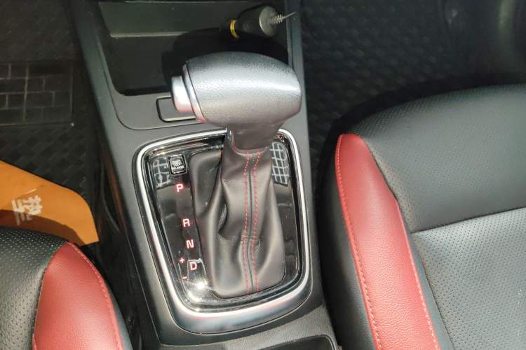 Used Kia KX Cross 2017 1.4L AT GLS Gear Lever