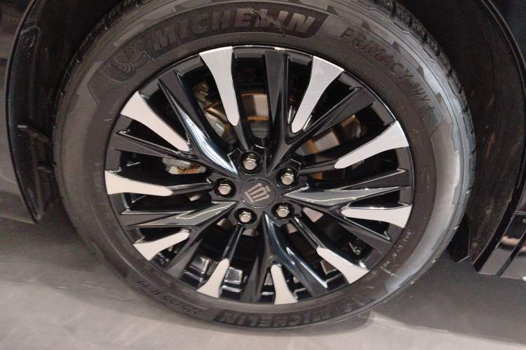 Used Toyota Vellfire 2024 Crown Dual-Engine 2.5L Ultimate Edition Right Rear Wheel Hub