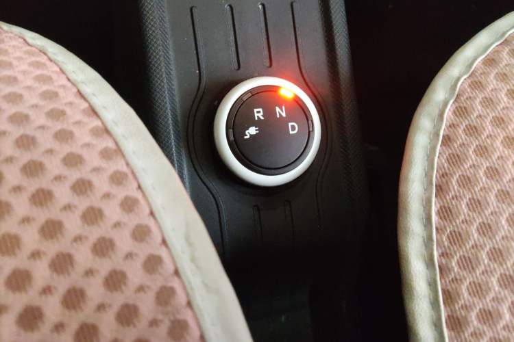 Used Wuling Hongguang MINIEV 2022 Macaron Premium Model – Lithium Ternary Battery
