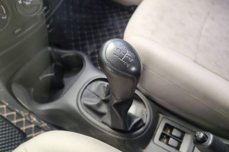 Used Venucia R30 2014 1.2L Manual Comfort Edition