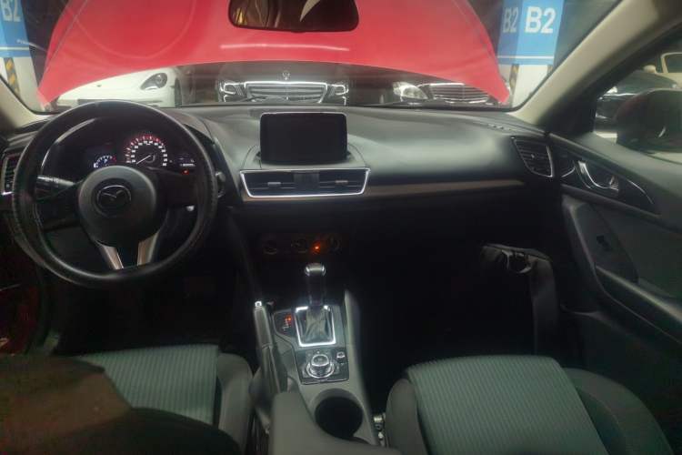 Used Mazda 3 Axela 2016 Sedan 1.5L Automatic Comfort Model
