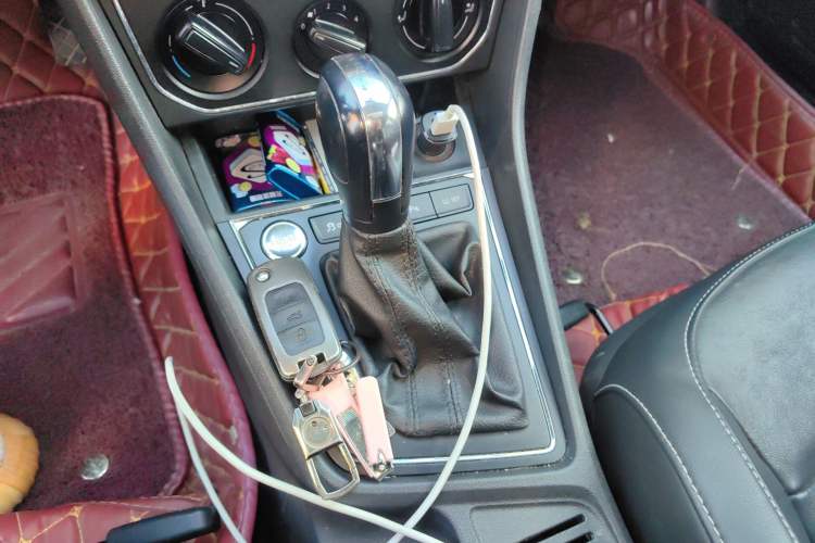 Used Volkswagen Lavida 2017 1.6L Automatic Comfort Edition
