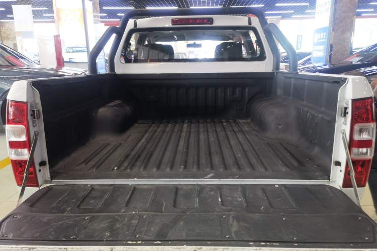 Used Isuzu JLM 2022 2.8T Classic Diesel Two-Wheel Drive Comfort Version with Standard Wheelbase – JE493ZLQ6E