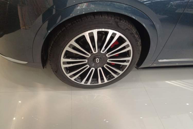 Used Hima AITO M9 2024 Range-Extended Ultra Version 52 kWh 6-Seater Model Left Front Wheel Hub