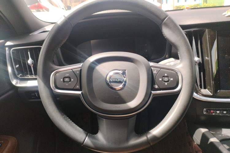 Used Volvo S60 2020 T4 Zhiyi Luxury Edition
