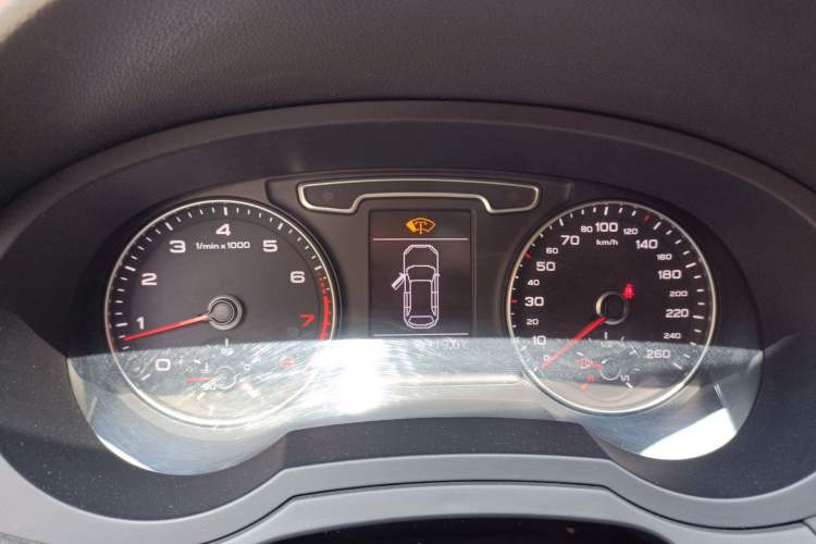 Used Audi Q3 2015 35 TFSI Comfort Model Instrument Cluster