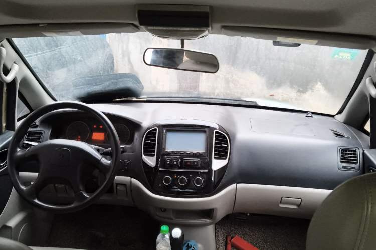 Used FORTHING Lingzhi 2016 M3L 1.6L 7-Seater Luxury Model
