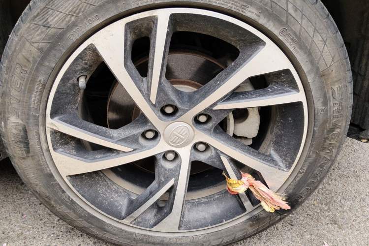 Used Bestune X40 2018 Internet Celebrity Edition 1.6L Automatic Luxury Version Right Front Wheel Hub