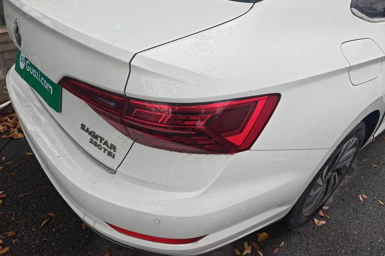 Used Volkswagen Sagitar 2021 280TSI DSG Luxury Smart Connectivity Edition Right Rear Taillight