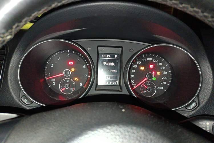 Used Volkswagen Golf 2011 1.4 TSI Luxury Touring Edition Instrument Cluster