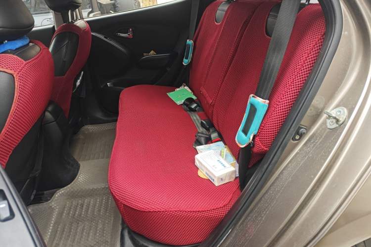 Used Hyundai ix35 2010 2.0L Automatic Two-Wheel Drive Elite Edition GLS Left Rear Seat