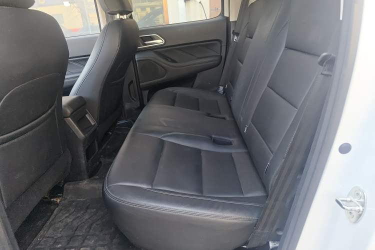 Used Great Wall Poer 2024 2.4T Commercial Version Automatic Diesel 4x4 Elite Edition Left Rear Seat