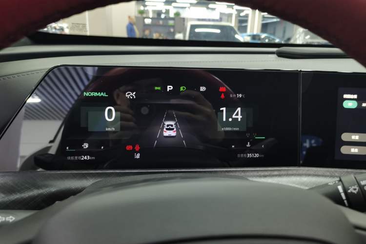 Used Changan UNI-T 2022 1.5T Prestige Version
