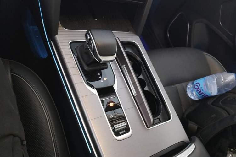 Used Hongqi HS7 PHEV 2024 2.0T PHEV Four-Wheel Drive Flagship Edition 6 Seats Gear Lever