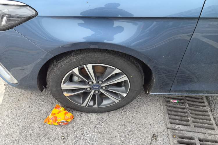 Used Ford Escort 2021 1.5L Automatic Diamond Edition Left Front Wheel Hub