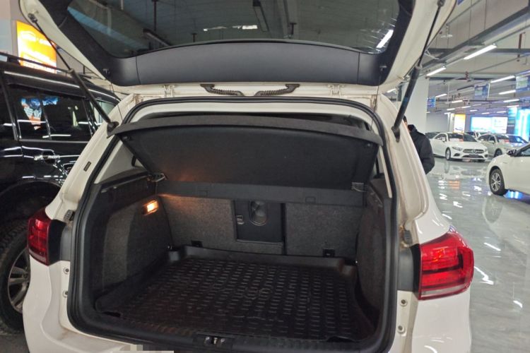 Used Volkswagen Tiguan L 2015 1.8TSI Automatic All-Wheel-Drive Luxury Model