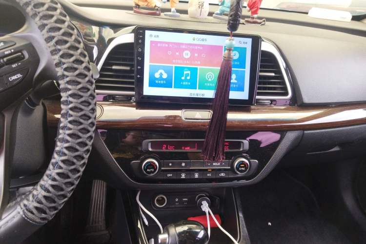 Used Kia K4 2017 1.6T Automatic T-DLX Turbo Audio And AC Panel