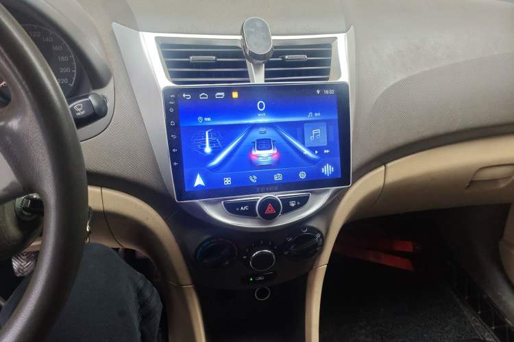 Used Hyundai Verna (older generation) 2010 Sedan 1.4L Manual Standard GL Model
