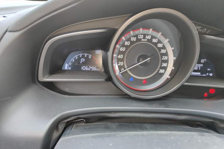 Used Mazda Mazda 3 Axela 2016 Sedan 1.5L Automatic Luxury Model