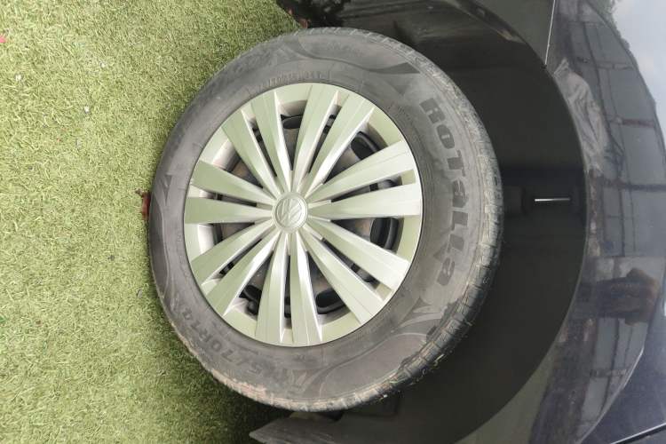 Used Volkswagen Santana 2016 1.4L Manual Fashion Edition Right Rear Wheel Hub